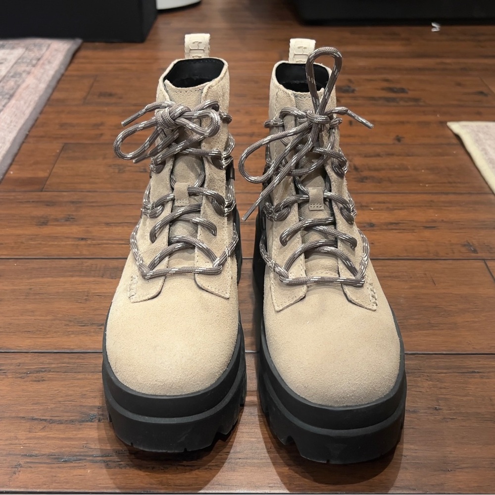 Ugg Brisbane Lace Up Platform boots - Picture 3 of 12
